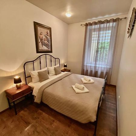 Courtyard Gallery Apartment With Free Parking Kaunas Extérieur photo